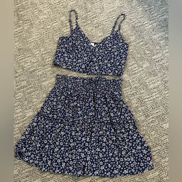 Princess Polly Skirt and Crop Top Set - Picture 2 of 3